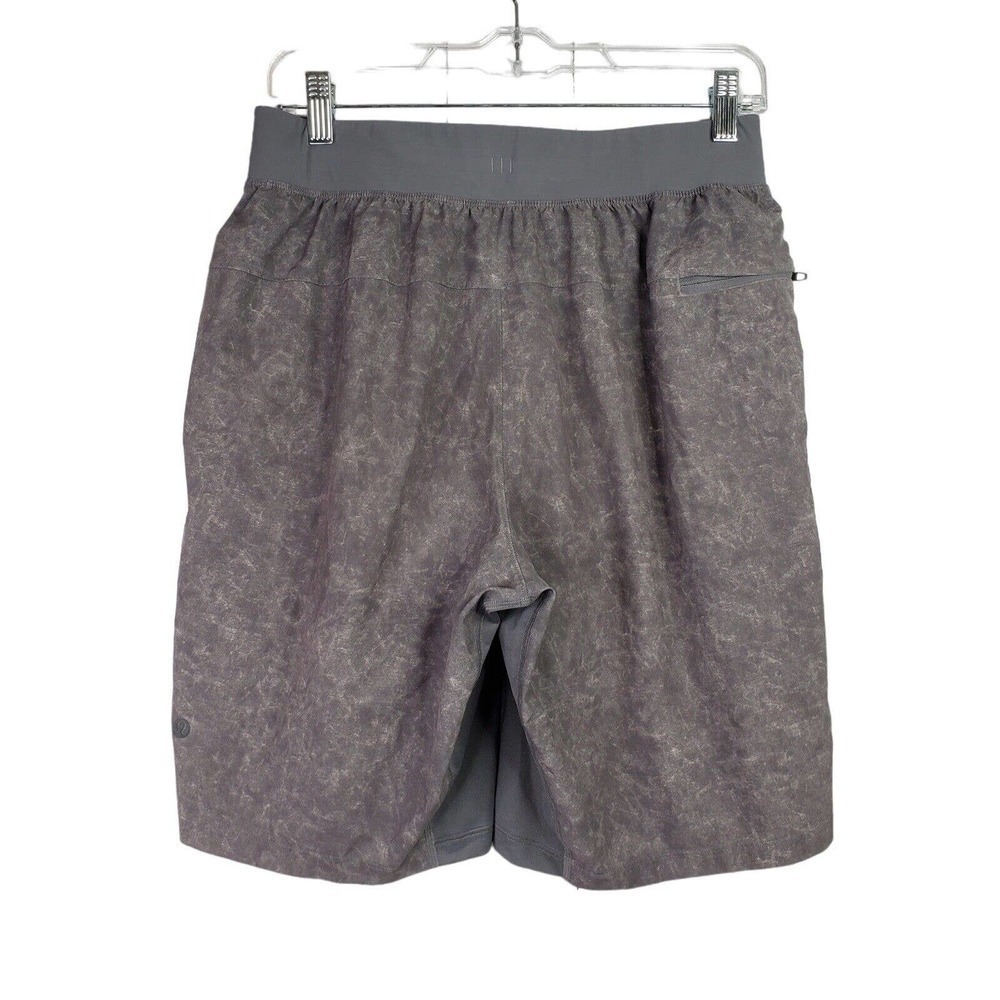 Lululemon Active 10” Shorts Men's Small Gray Zipper Pockets Logo Stretch Waist - Picture 3 of 8